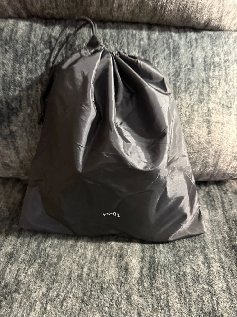 Yeezy sleek black